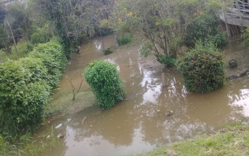 Fuertes lluvias provocan desbordamiento de ríos en el Caribe