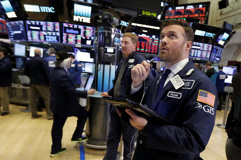 Fuerte alza en Wall Street: otro día de récords por los datos positivos de la economía de los Estados Unidos