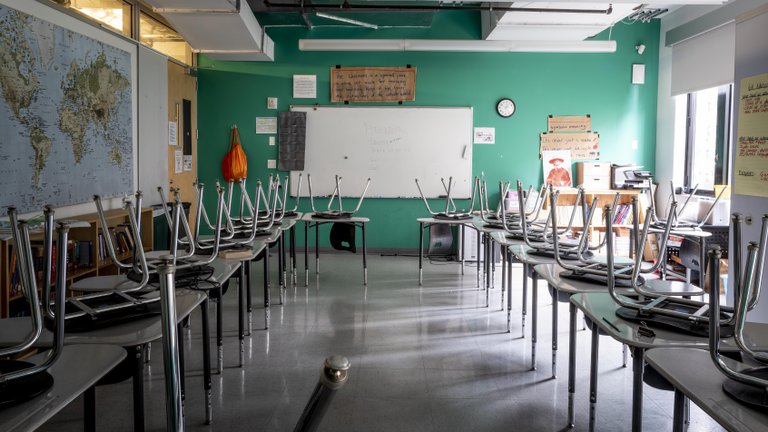 Nueva York abandonará el sistema de educación a distancia para el próximo otoño: un paso clave hacia la reapertura total
