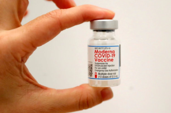 Moderna reveló que será necesaria una tercera dosis de su vacuna contra el COVID-19