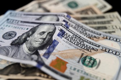 Pandemia mantiene incertidumbre en venta del dólar: Suma más de dos semanas por encima de ¢622 en ventanilla