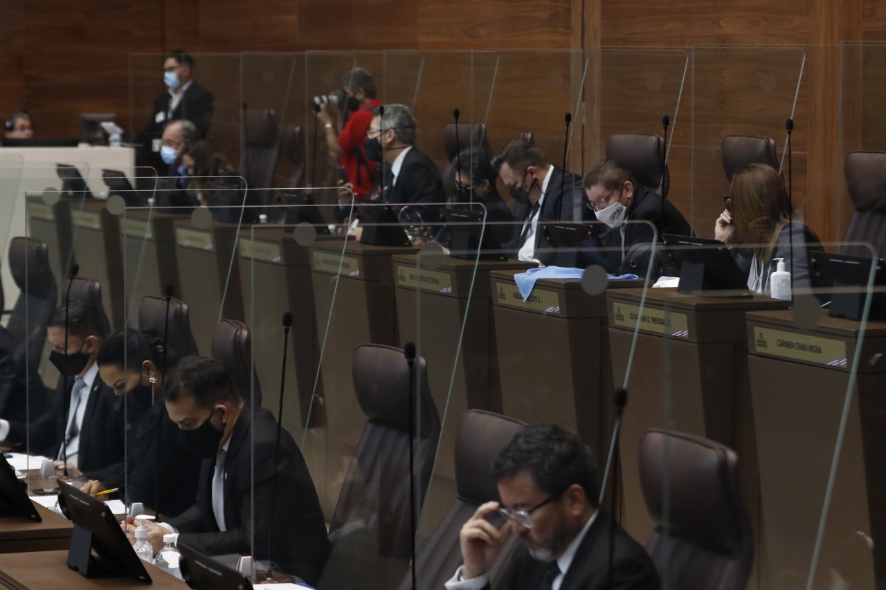 Diputados finalizan discusión de mociones presentadas a plan de reforma al empleo público