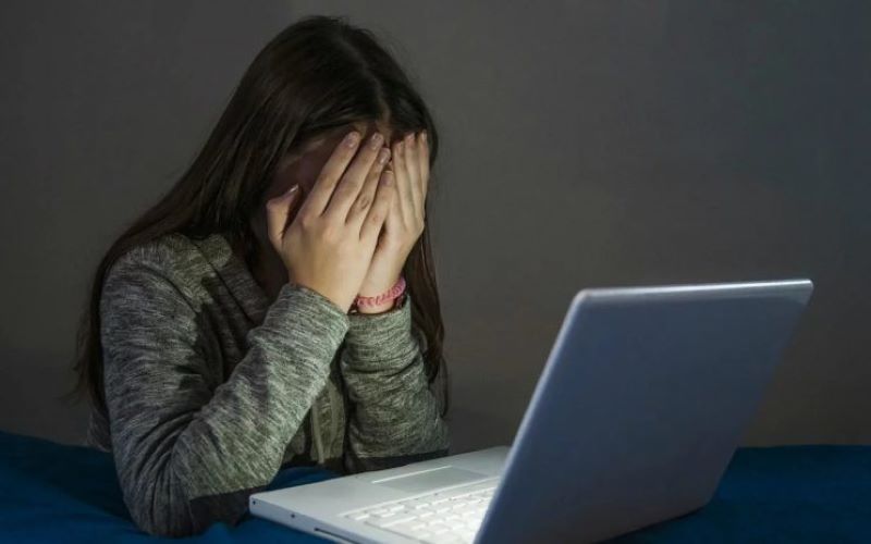 Autoridades lanzan campaña para detener aumento del ciberbullying durante pandemia