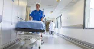 Ministerio de Salud reporta 1024 personas hospitalizadas por Covid-19: 403 están en UCI