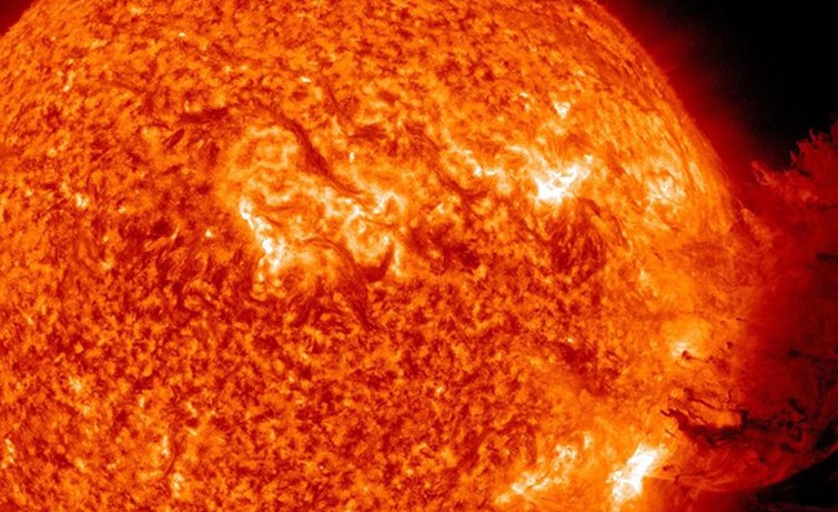 La NASA investiga una enorme explosión nunca antes vista en el Sol