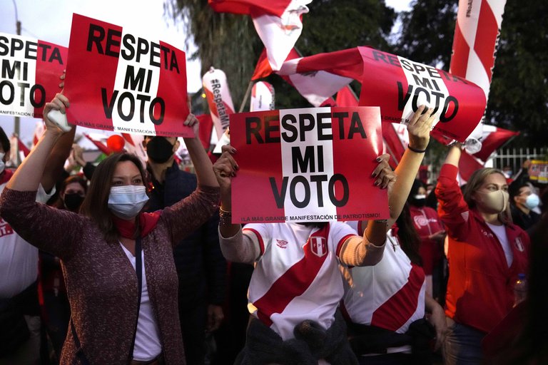 Ballotage en Perú: la OEA pidió responsabilidad a la espera de los resultados oficiales y adelantó que continúa el seguimiento del proceso electoral