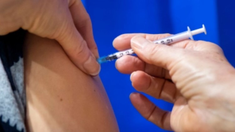 UCR estima que tres de cada diez ticos ya están vacunados contra el Covid-19