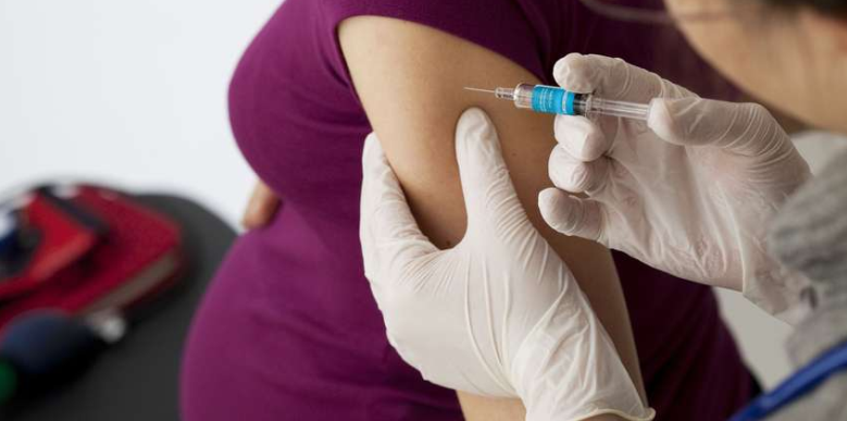 Arranca vacunación contra la influenza en el país: Piden a embarazadas acercarse a establecimientos de salud
