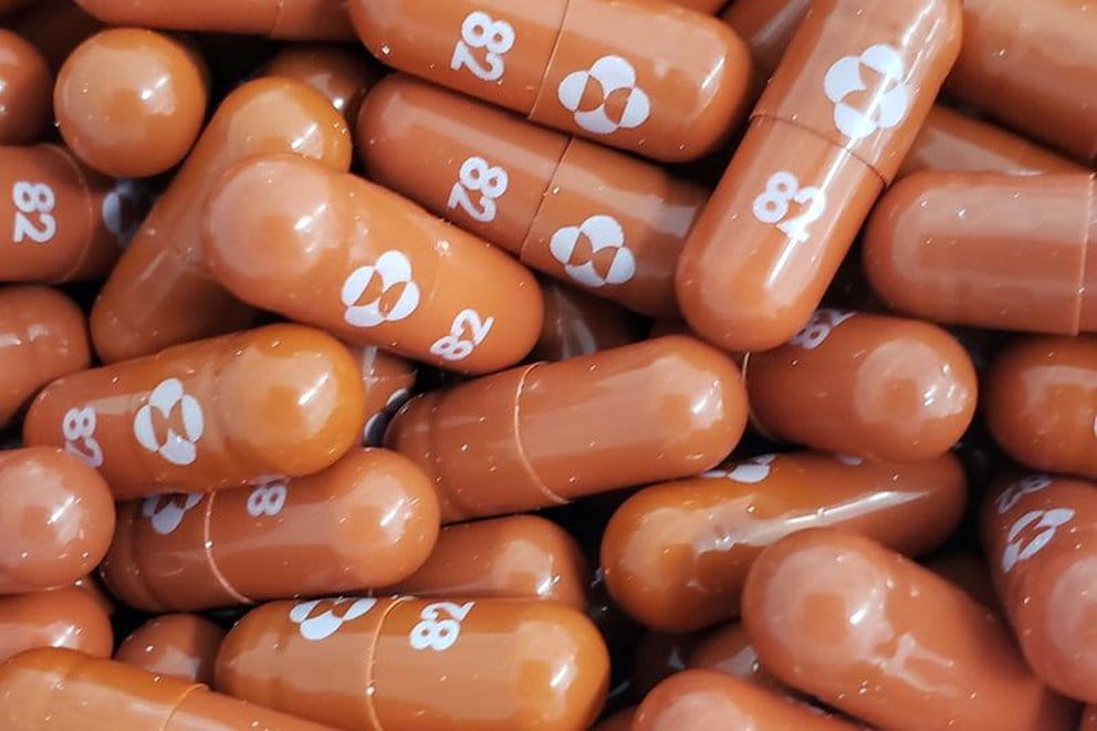 Estados Unidos firmó un acuerdo para comprar millones de lotes de una píldora contra el COVID-19