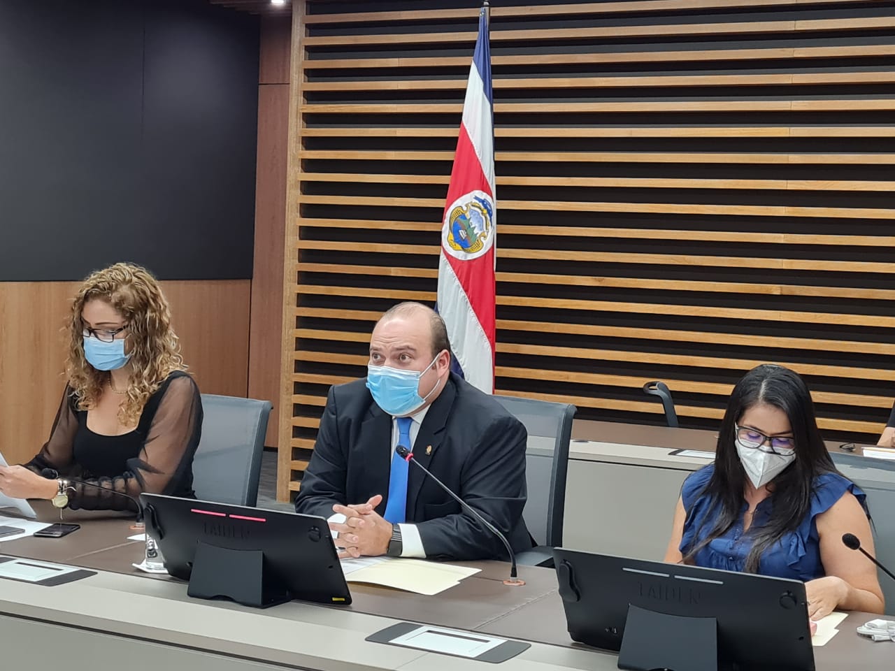 Comisión llama a contralora Marta Acosta y a viceministro de Hacienda por “Caso Cochinilla”