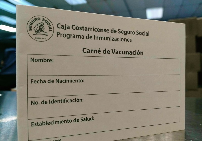 Salud pedirá declaración jurada para certificar vacunación de ticos en el extranjero