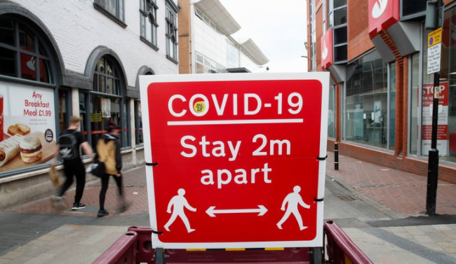 El Reino Unido no registró muertos por COVID-19 por primera vez desde julio pero preocupa la posible llegada de una tercera ola