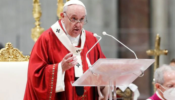 El papa Francisco dijo que la propiedad privada es un “derecho secundario” y criticó a los sindicalistas que se convierten en “pseudopatrones”