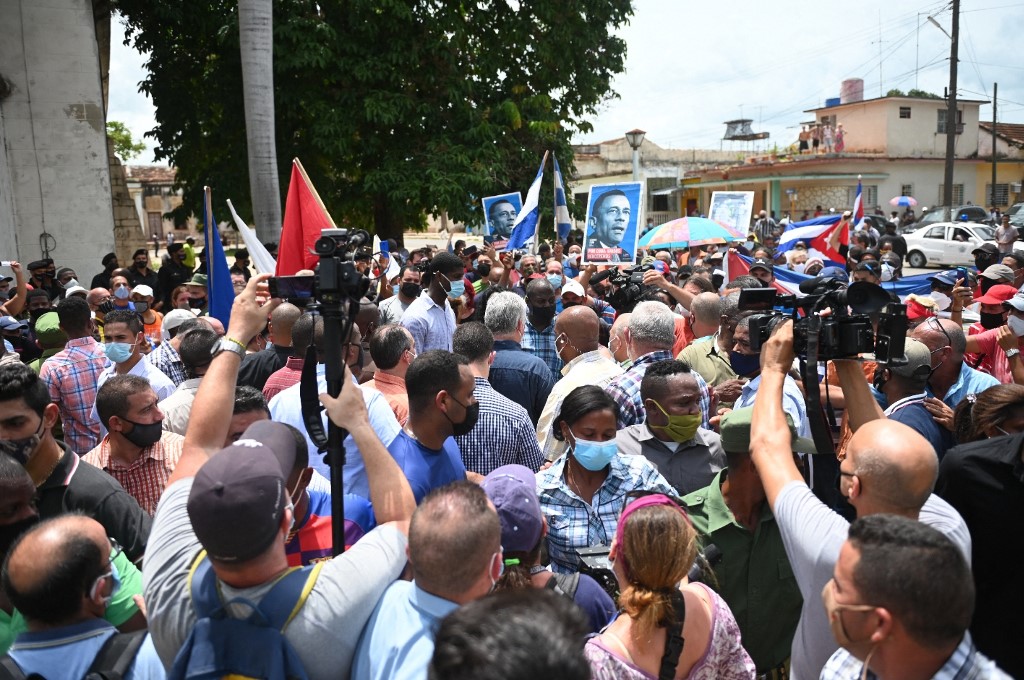 La dictadura cubana reprimió y detuvo a manifestantes durante las multitudinarias protestas en la isla