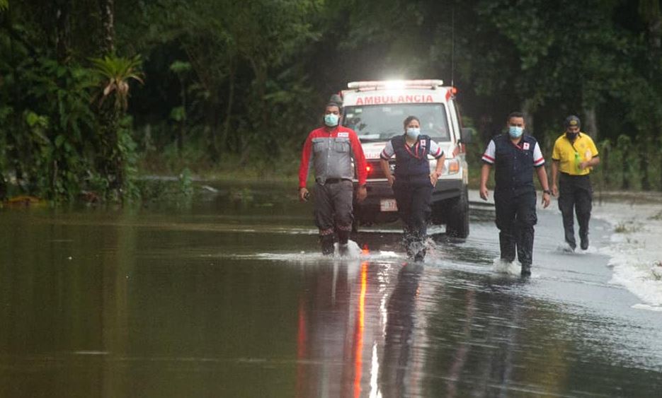Cruz Roja detiene búsqueda de hombre desaparecido durante inundaciones en Turrialba