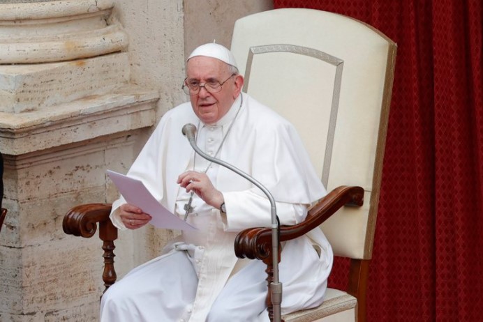 El Papa Francisco fue internado para una “cirugía programada en el colon”