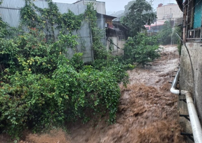 Fuertes lluvias generan inundaciones y obligan a habilitar albergues en Talamanca