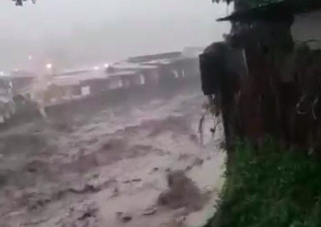 Intensas lluvias mantienen a más 300 personas albergadas en el Caribe y Turrialba