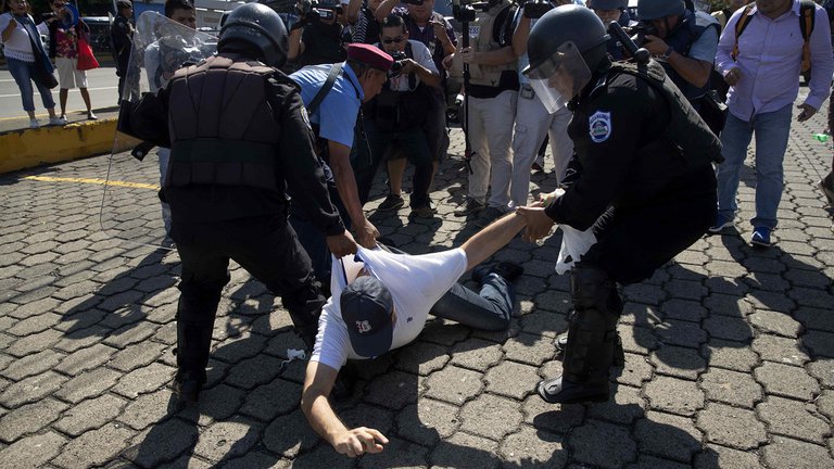 Nicaragua: el régimen de Ortega no permite que los presos políticos reciban a sus abogados o visitas de familiares