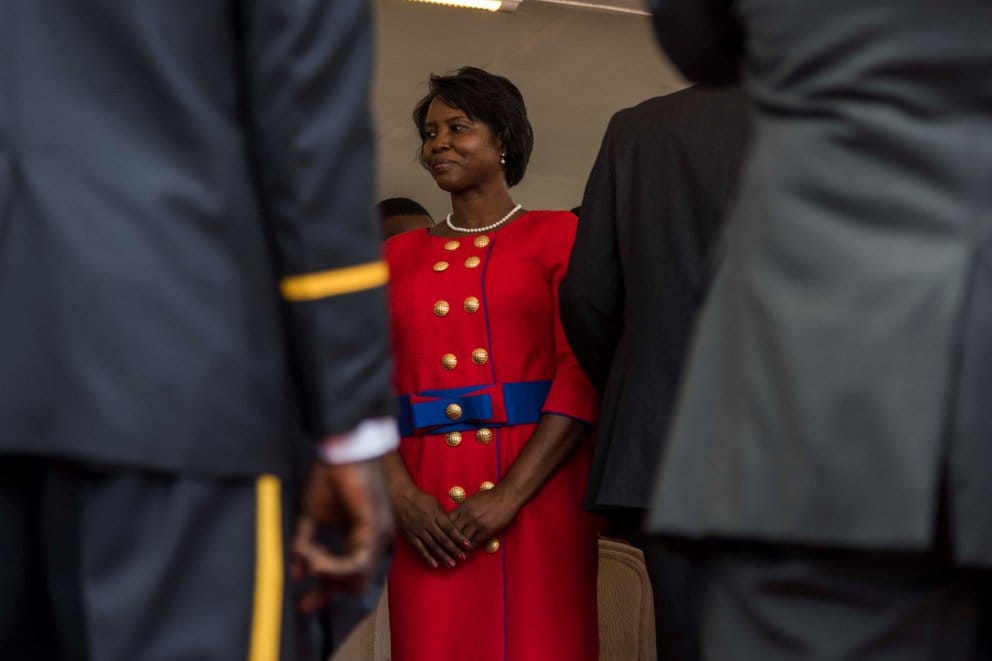 La viuda del presidente asesinado de Haití llegó a Miami para recibir tratamiento por una herida de bala