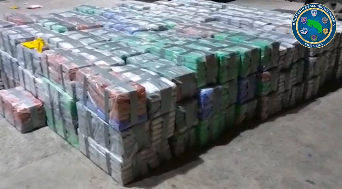 Policía decomisa 4.3 toneladas de cocaína en contenedor ubicado en muelle de Moín