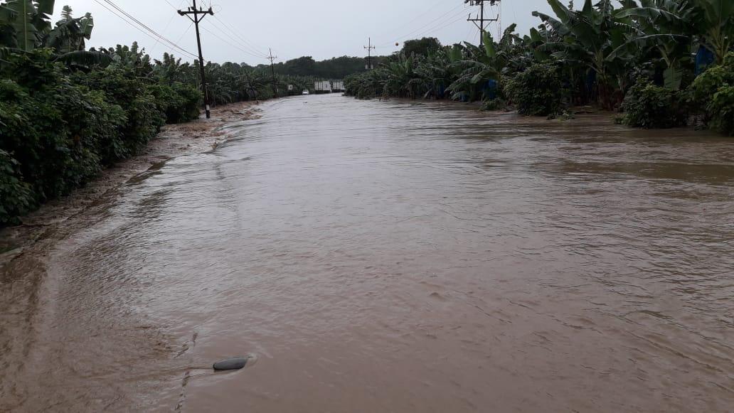 Municipios de zonas afectadas por lluvias activan comités de emergencia: Alcaldes piden a población alejarse de sitios riesgosos