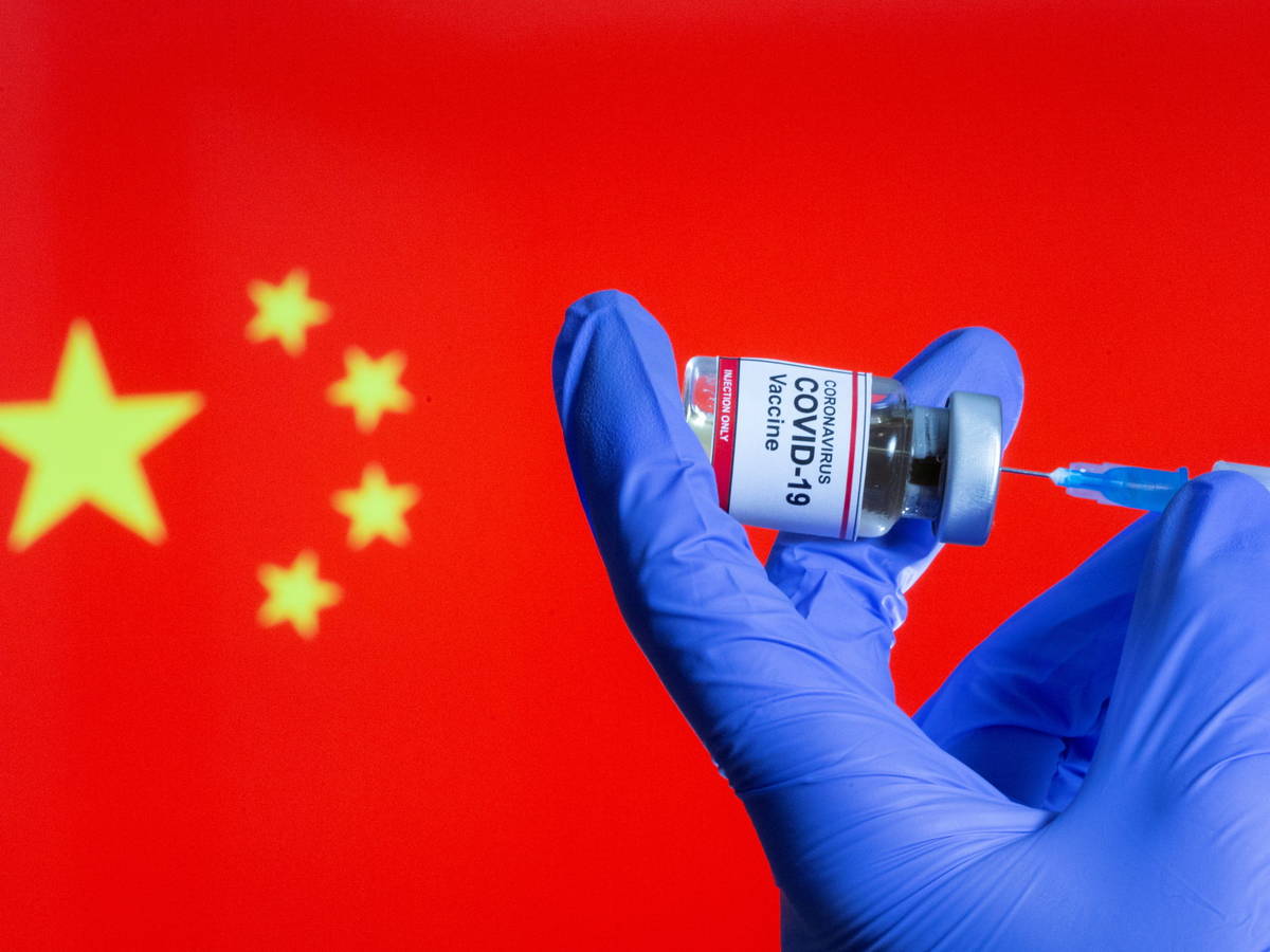 Entre los países que más vacunaron, los cinco con más muertes por COVID-19 usan vacunas chinas