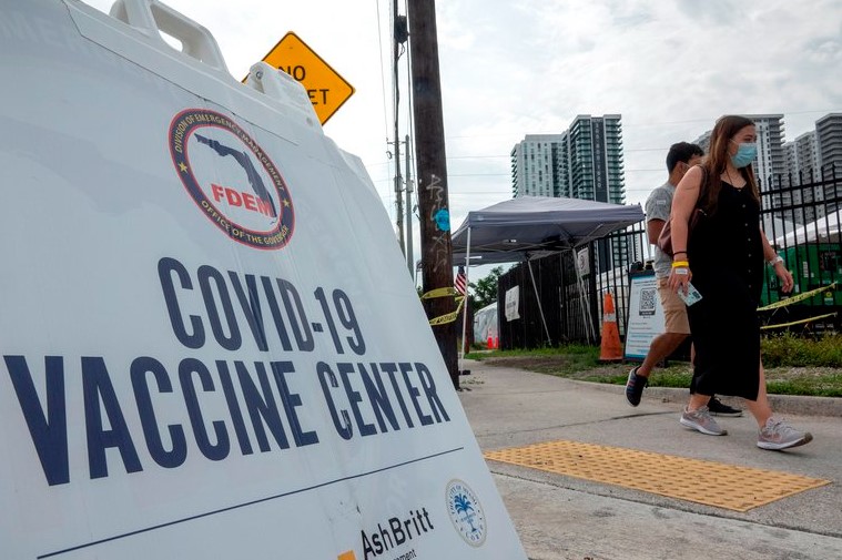 El nuevo récord de contagios de COVID-19 en Florida hizo crecer las hospitalizaciones: la mayoría son jóvenes y no están vacunados