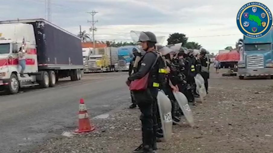 Fuerza Pública mantiene operativo en Paso Canoas para evitar nuevo bloqueo de transportistas