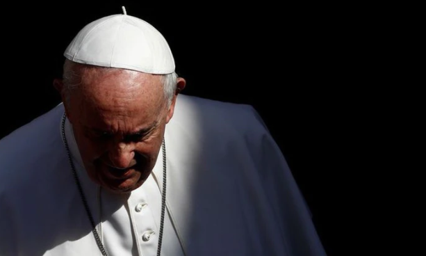 Amenaza al papa Francisco: le enviaron una carta con tres balas