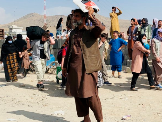 Los talibanes están buscando “puerta por puerta” a los afganos que colaboraron con Estados Unidos y la OTAN