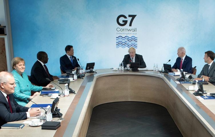 G7 definirá hoy si posterga fecha final del retiro de tropas y evacuación de civiles de Afganistán