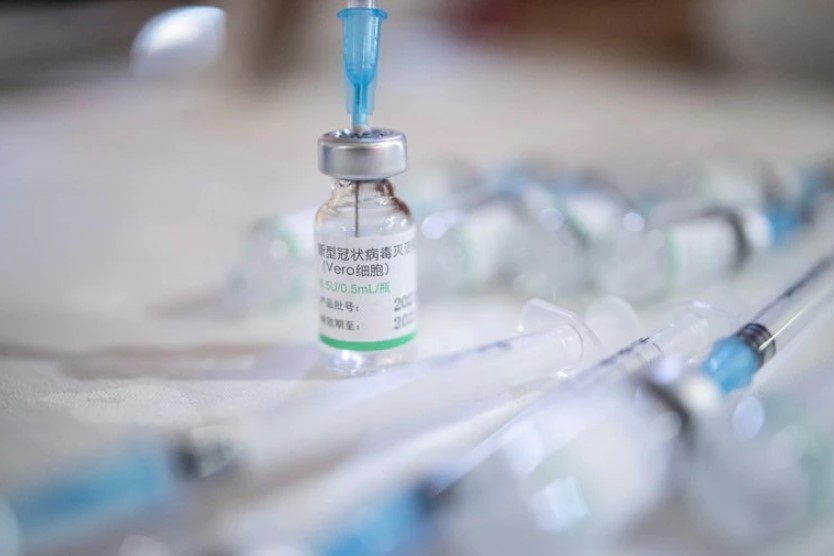 Sinopharm anunció el desarrollo de una nueva versión de su vacuna contra más variantes del COVID-19