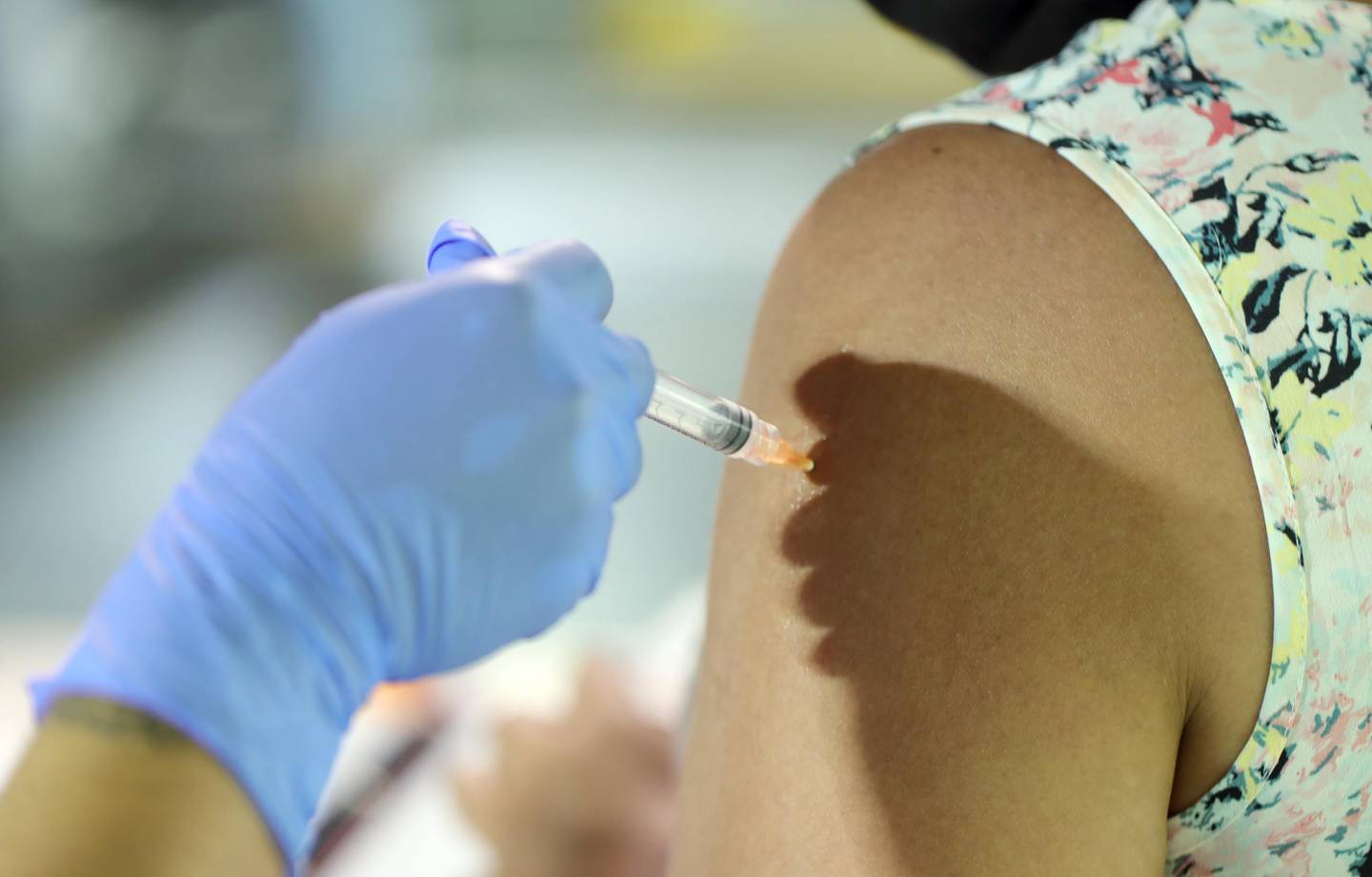 Salud enfrenta dificultades en entrega de certificados de vacunación: Se registran 300 solicitudes diarias