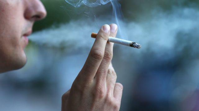 IAFA advierte a fumadores con hipertensión sobre riesgos en caso de contraer Covid-19