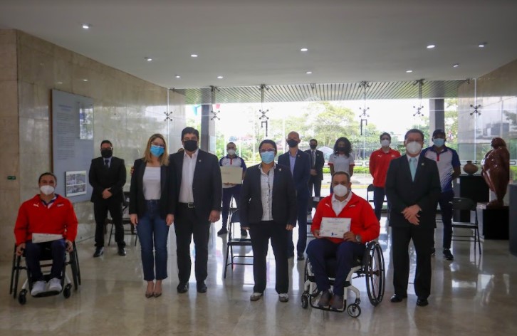 Rinden homenaje a atletas olímpicos y paralímpicos por su participación en Tokio