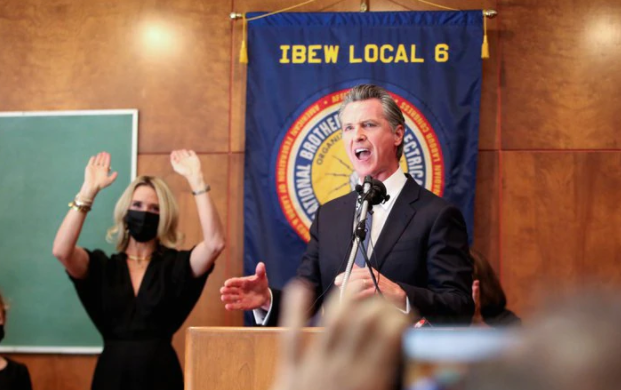 California votó en contra de la destitución del gobernador demócrata Gavin Newsom