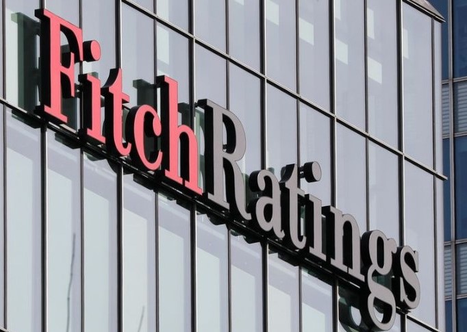 Calificadora Fitch Ratings mantiene perspectiva negativa para economía del país