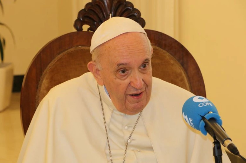 El papa Francisco: “Es necesario poner fin a la política irresponsable de intervenir desde fuera y de construir en otros países la democracia”