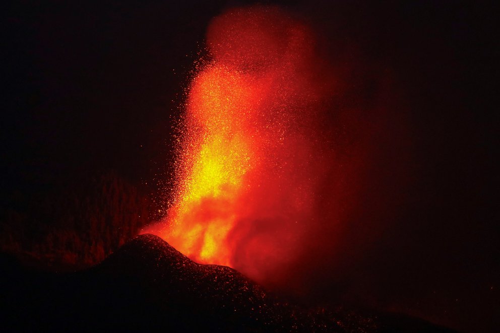 El río de lava del volcán Cumbre Vieja arrasó más de 160 casas en la isla española de La Palma