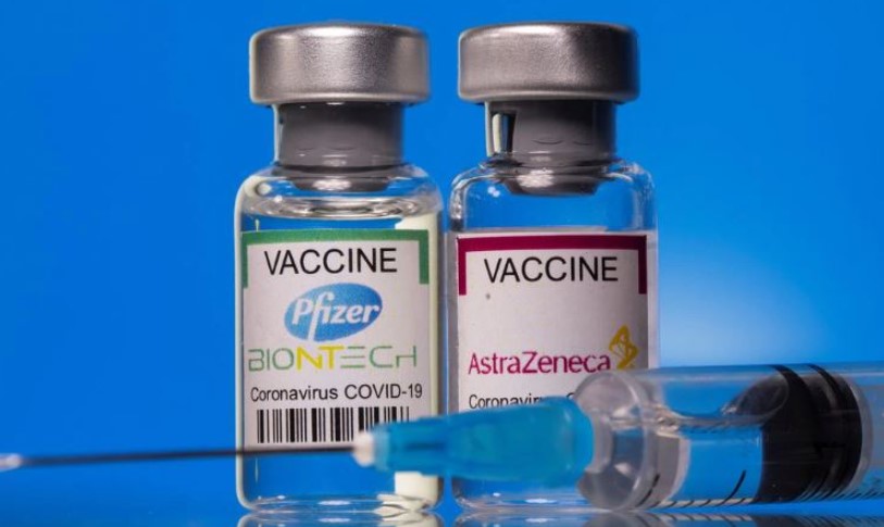 Llegada de vacunas de AstraZeneca y Pfizer permitirá retomar colocación de primeras dosis