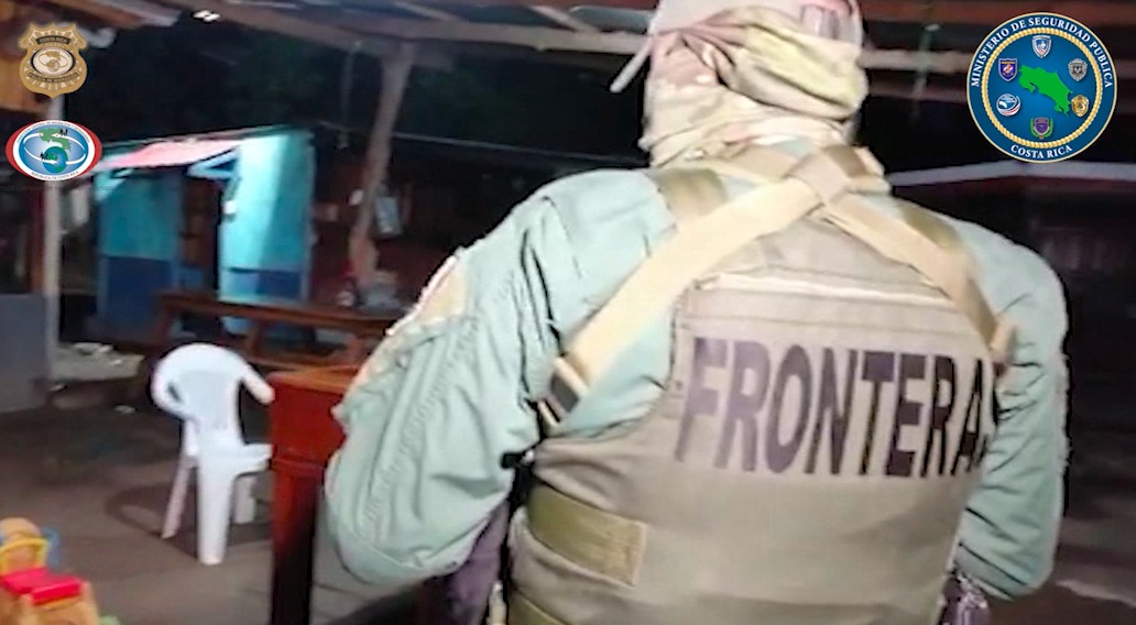 Cuerpos policiales desarticulan banda que ingresó 221 personas de forma ilegal a Costa Rica y Panamá