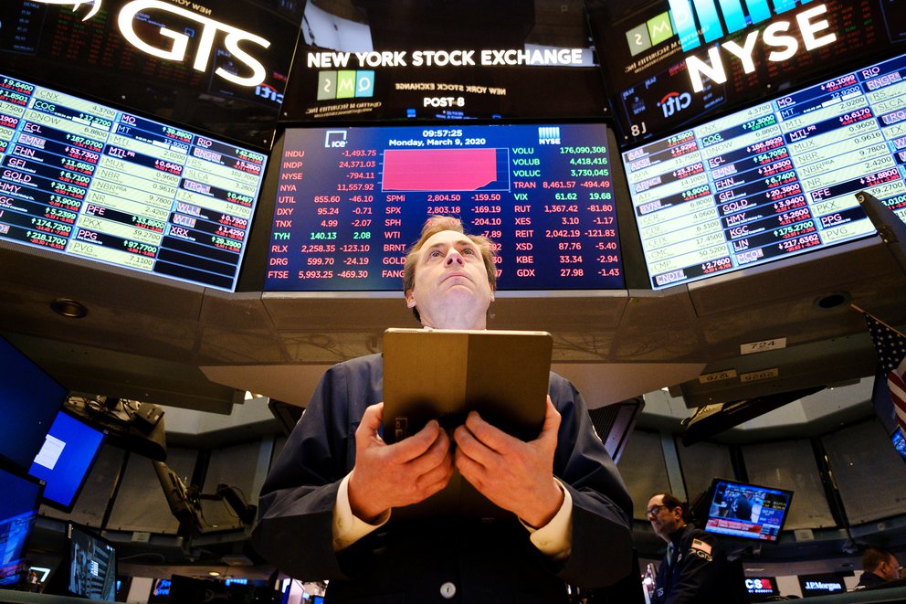 Wall Street registró nuevos récords gracias a los buenos resultados de las empresas y pese al freno en la recuperación de la economía de EEUU