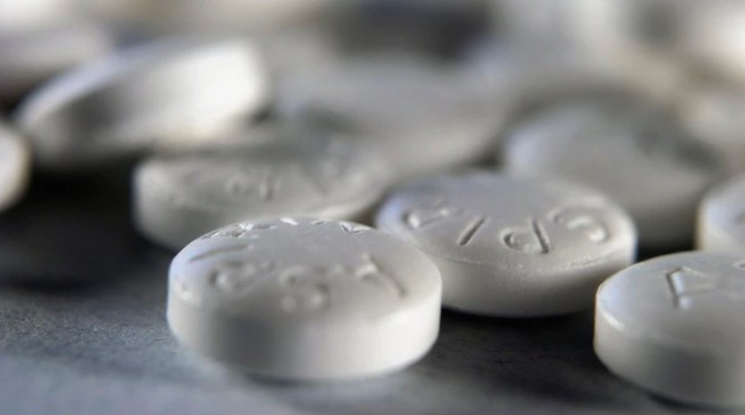 El uso de la aspirina para prevenir enfermedades cardíacas debería reducirse, advirtió un panel de expertos de EE.UU.