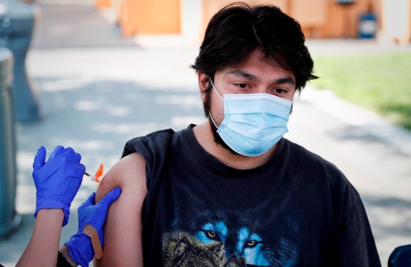 EEUU: California anunció que será obligatoria la vacunación contra el COVID-19 para todos los estudiantes mayores de 12 años