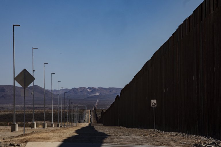Estados Unidos frenará la construcción del muro en la frontera con México que comenzó Donald Trump