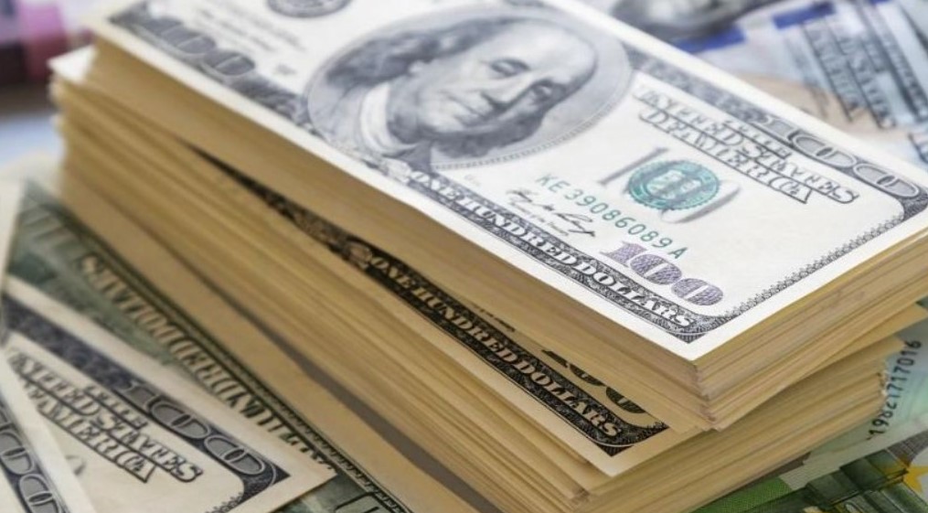 Venta del dólar en ventanilla subió entre ¢3 y ¢8 en tan solo horas: Banco Central intervino con $6 millones