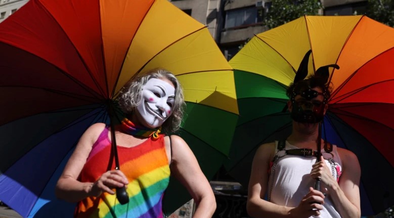 Proyecto que permite matrimonio de parejas del mismo sexo avanza en Chile