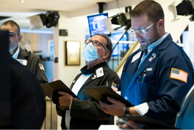 Wall Street sufrió una fuerte caída por el temor a la nueva variante del COVID: fue el peor Black Friday de la historia