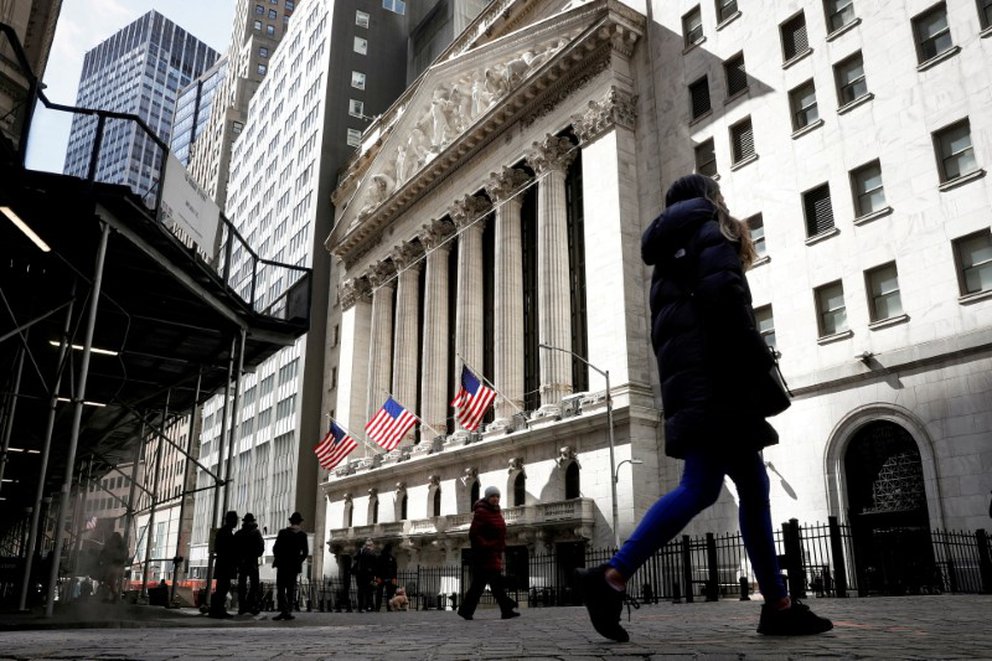 Wall Street se recuperó tras un viernes negro y comenzó la semana con una fuerte suba